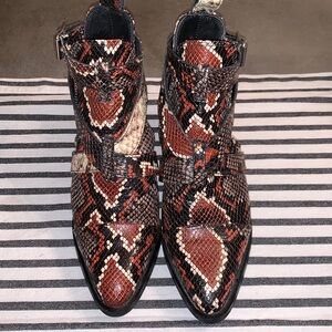 Allsaints Darcy leather pointed toe bootie SZ 36